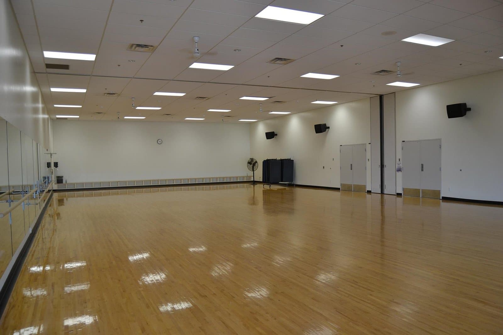 Commercial Gym Mirrors Sacramento: A Guide for Studios and Fitness Centers-image
